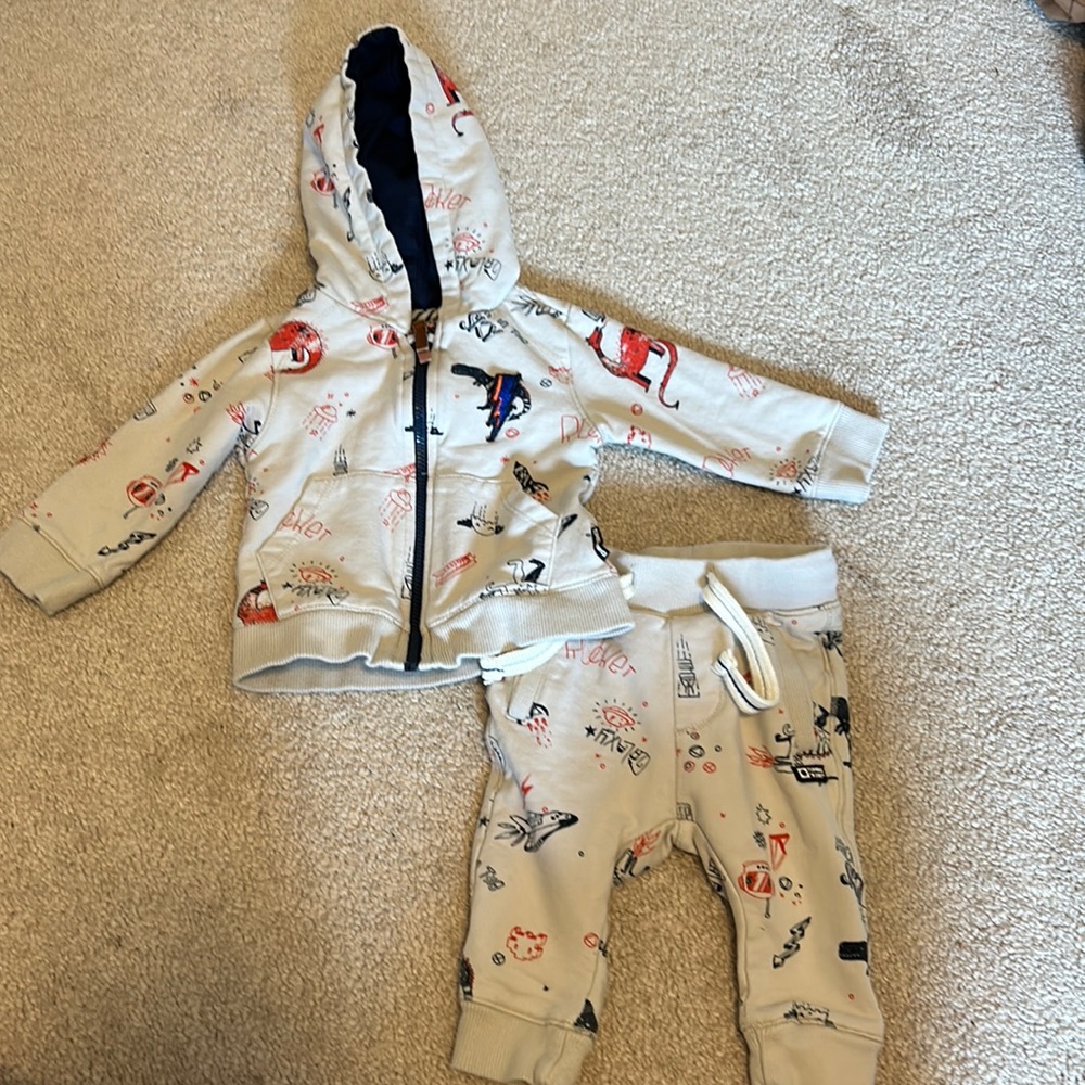 Tumble n dry matching sweat suit.